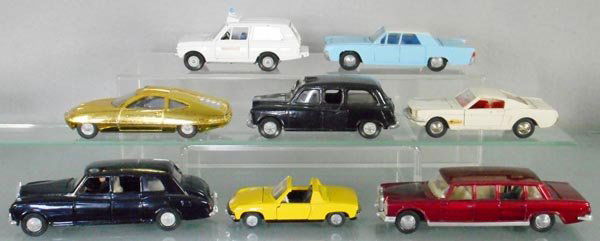 8 DINKY AUTOS (1 of 1)