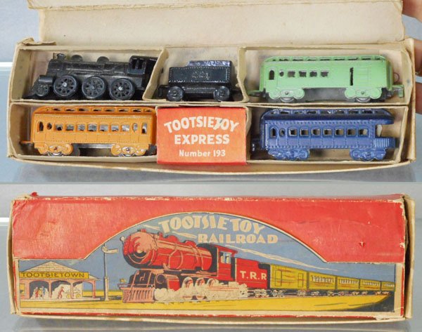 TOOTSIETOY 193 EXPRESS TRAIN SET (1 of 1)