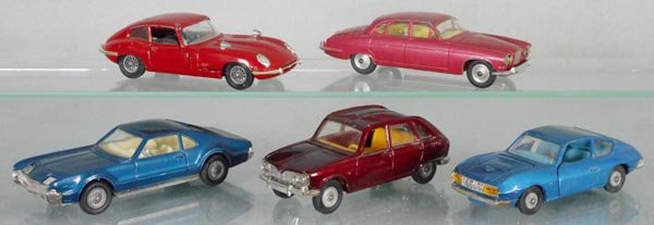 5 CORGI VEHICLES (1 of 1)