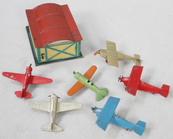 6 TOY AIRPLANES (1 of 1)