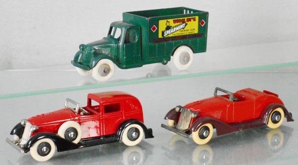 3 TOOTSIETOY AUTOS: 810 Wrigleys, 616 Graham Town Car, Graham Roadster, all are restored, C9.