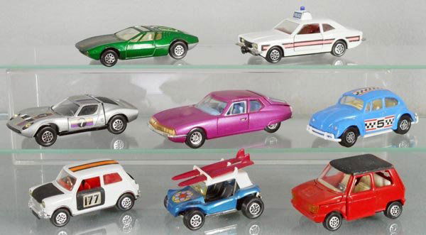 8 CORGI AUTOS (1 of 1)