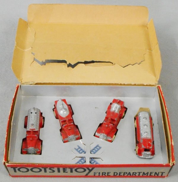 TOOTSIETOY FIRE DEPARTMENT SET (1 of 1)