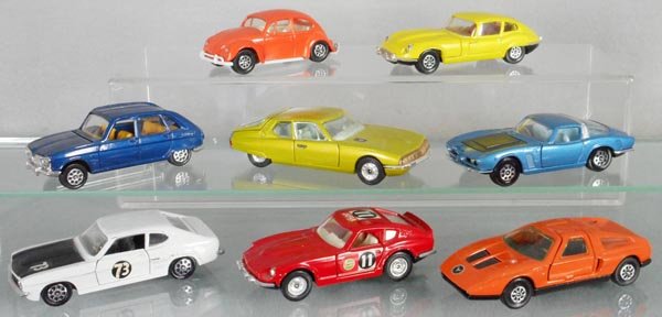 8 CORGI AUTOS (1 of 1)