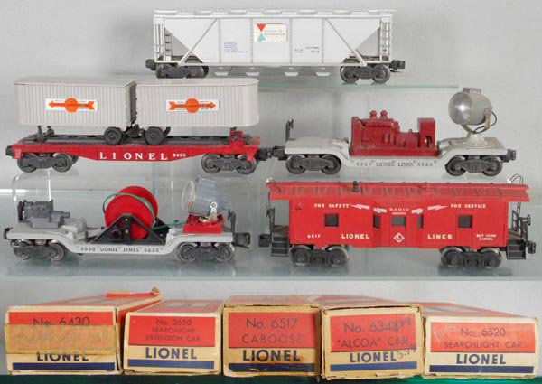 5 LIONEL FREIGHT CARS (1 of 1)