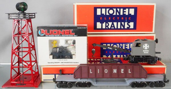 LIONEL ACCESSORIES: O ga, 12720 Rotary Beacon, 18407 Snoopy handcar, 18405 Burro crane, 6509 girder flat, 18436 Dodge Ram, not shown in photo, orig boxes, C9-10.