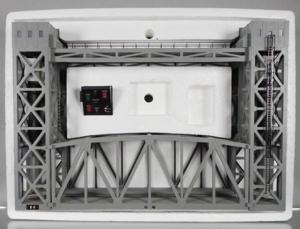 LIONEL 12782 LIFT BRIDGE: O ga, w/transformer & cables, orig box & insert worn, C7.