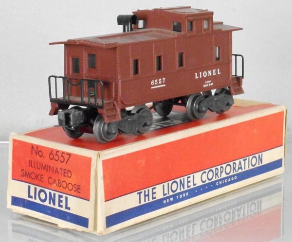 LIONEL 6557 SMOKE CABOOSE (1 of 1)