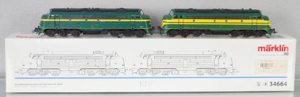 MARKLIN 34664 FRENCH DOUBLE DIESELS: HO ga, orig box & insert, C8-9.