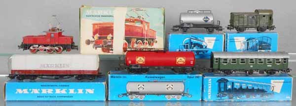 MARKLIN TRAIN SET: HO ga, 3001 electric loco w/cars 4500, 4517, 4649, 4079, 4600, orig boxes minor wear, loco box worn, C6-8.