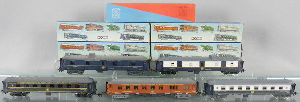 5 POCHER CIWL COACHES (1 of 1)