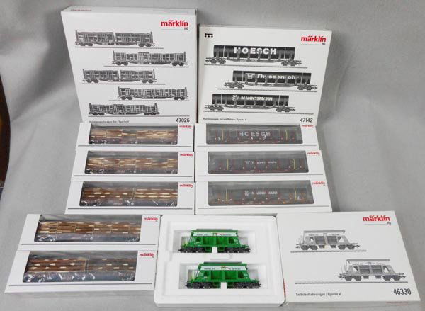 3 MARKLIN FREIGHT CAR SETS (1 of 1)