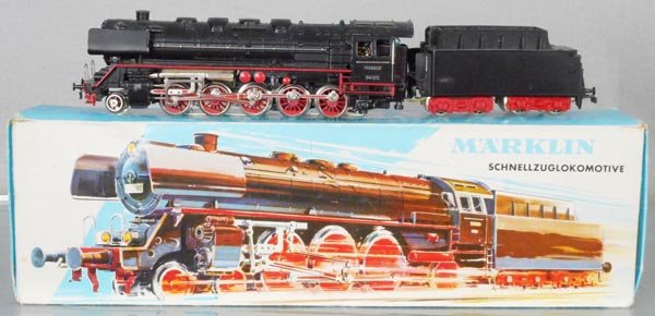 MARKLIN 3027 LOCO & TENDER: HO ga, tender has 2 broken steps, in orig box for 3048, box has minor wear, C7-8.
