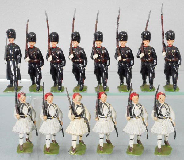 2 BRITAINS SETS (1 of 1)