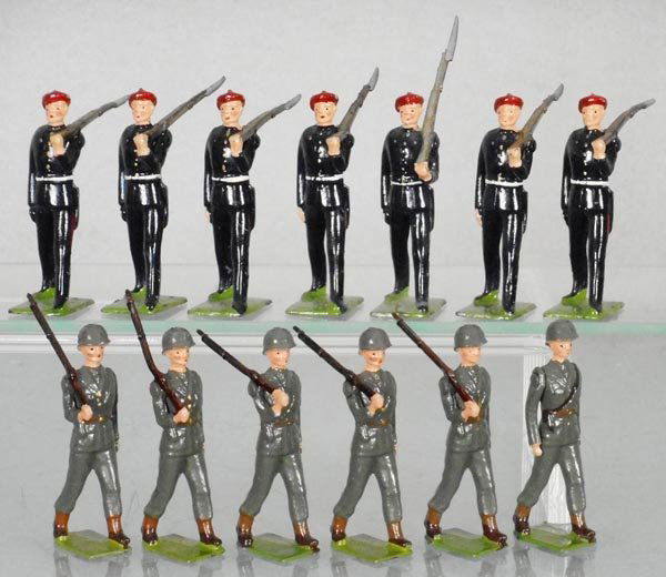 2 BRITAINS SETS (1 of 1)