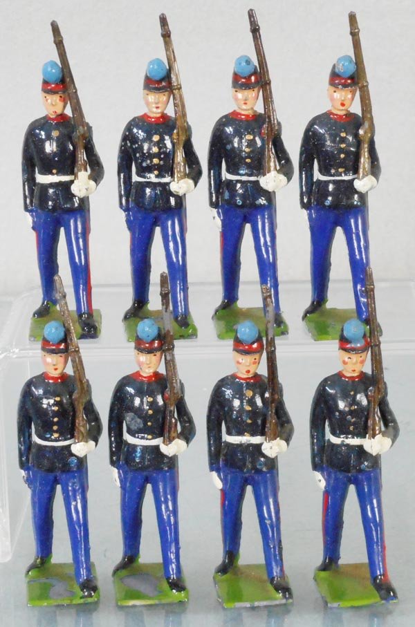BRITAINS SET 2051 URUGUAYAN MILITARY SCHOOL CADETS: 8 pcs, some chips w/touch up, C5-6.