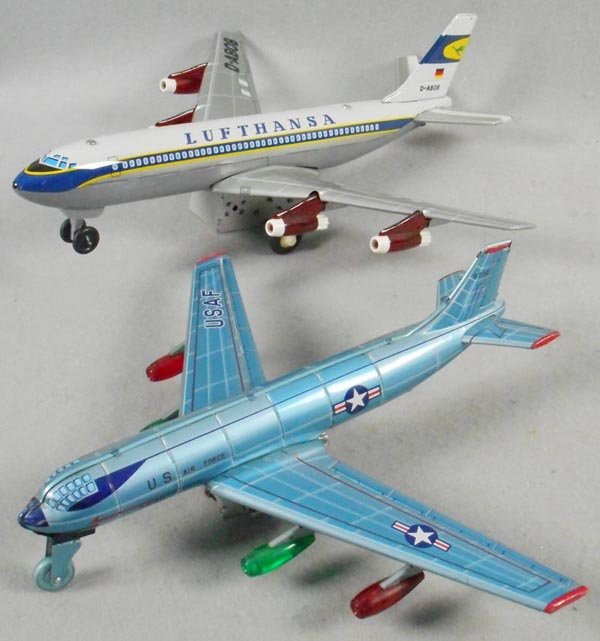 2 BATTERY OPERATED AIRPLANES (1 of 1)