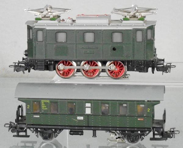 MARKLIN TRAIN SET (1 of 1)