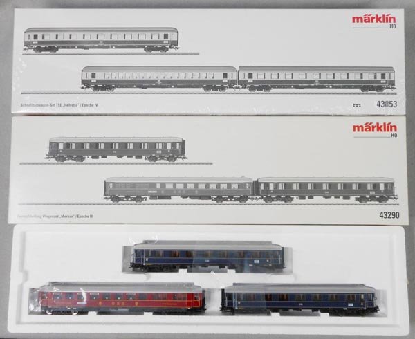 2 MARKLIN COACH SETS (1 of 1)