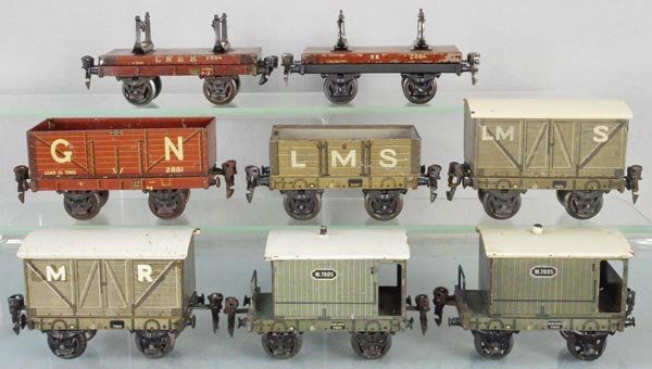 8 MARKLIN ENGLISH FREIGHT CARS (1 of 1)