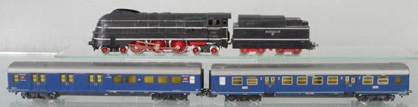 MARKLIN TRAIN SET (1 of 1)