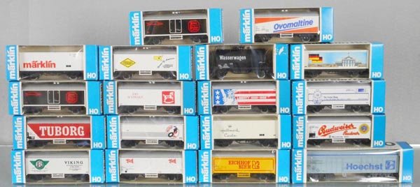 18 MARKLIN FREIGHT CARS (1 of 1)