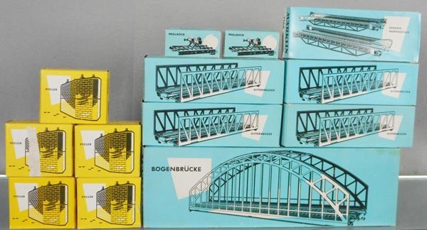 MARKLIN BRIDGE ACCESSORIES (1 of 1)