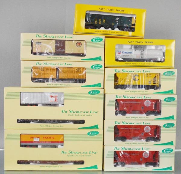 SHOWCASE LINE FREIGHT CARS (1 of 1)