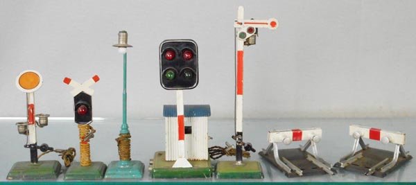 7 MARKLIN ACCESSORIES (1 of 1)