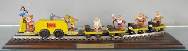 PRIDE LINES SEVEN DWARFS TRAIN (1 of 1)