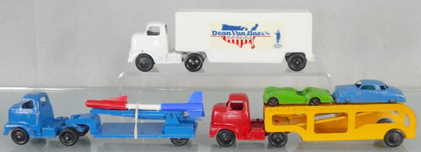 3 TOOTSIETOY I-H TRUCKS (1 of 1)