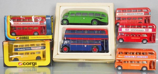 7 CORGI BUSES (1 of 1)