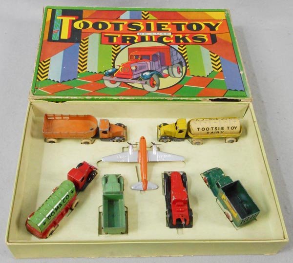 TOOTSIETOY 5310 DELUXE TRUCKS SET