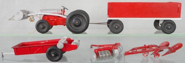 TOOTSIETOY FARM VEHICLES (1 of 1)