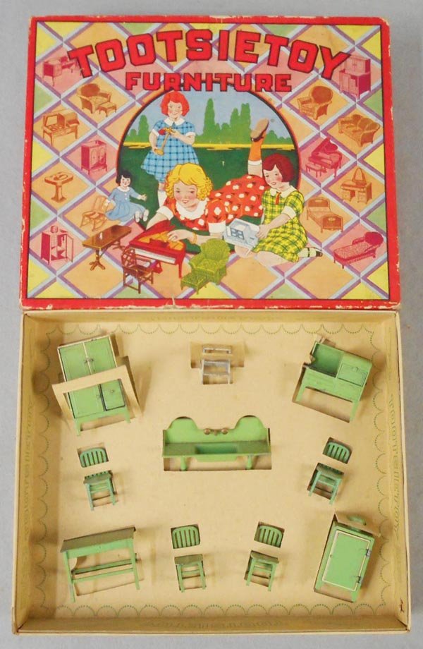 TOOTSIETOY #4 KITCHEN FURNITURE (1 of 1)