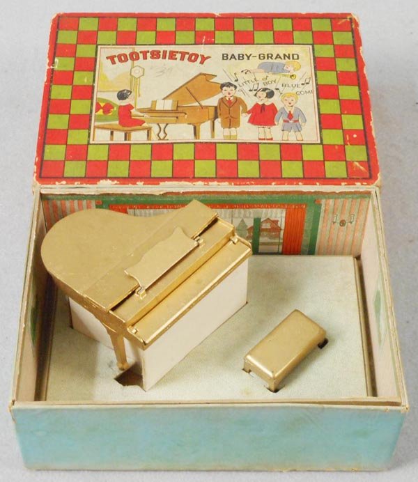 TOOTSIETOY 2020 BABY GRAND PIANO SET (1 of 1)