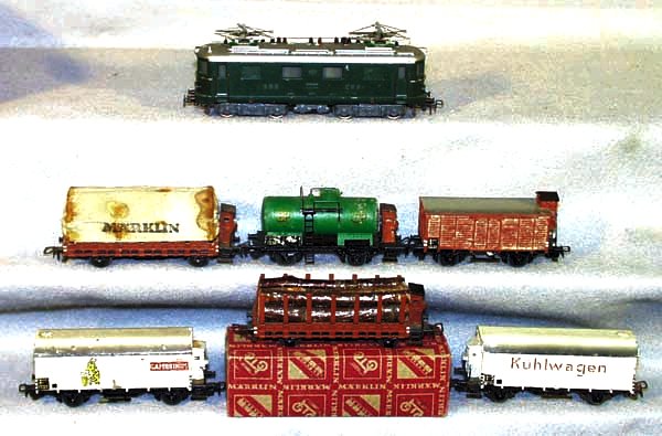 MARKLIN TRAIN SET, HO ga, RES800 loco, w/322, canv