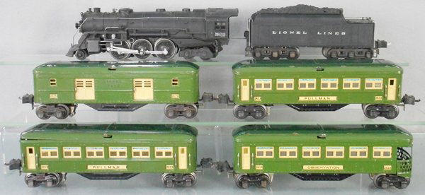 LIONEL TRAIN SET (1 of 2)