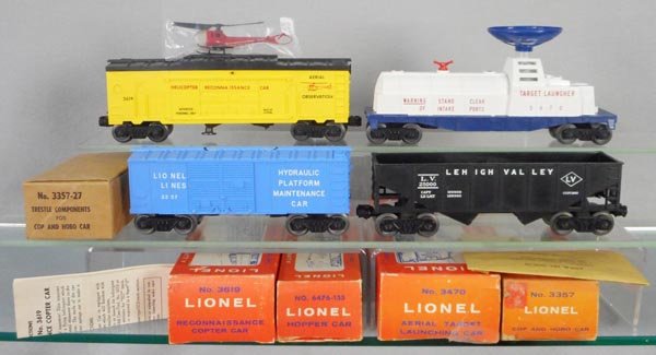 4 LIONEL FREIGHT CARS (1 of 1)