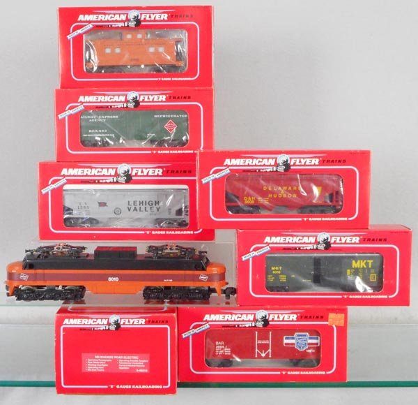 AMERICAN FLYER MILWAUKEE RD TRAIN SET (1 of 1)