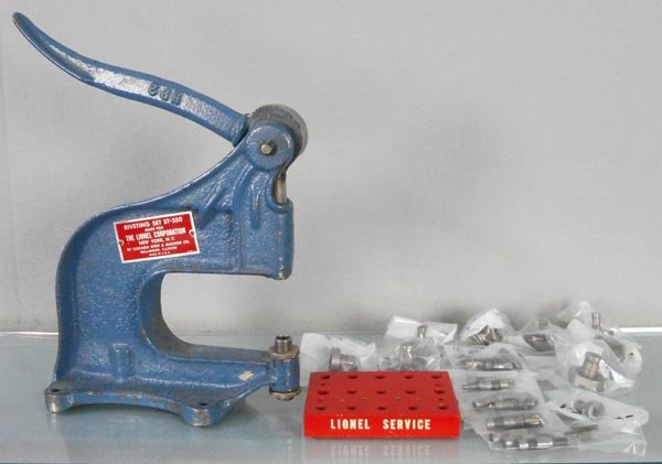 LIONEL ST-350 RIVET SET (1 of 1)