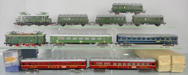 2 FLEISCHMANN TRAIN SETS (1 of 1)