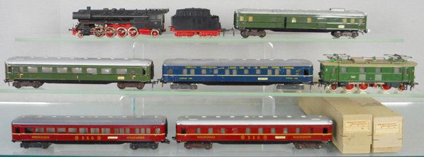2 FLEISCHMANN TRAIN SETS (1 of 1)