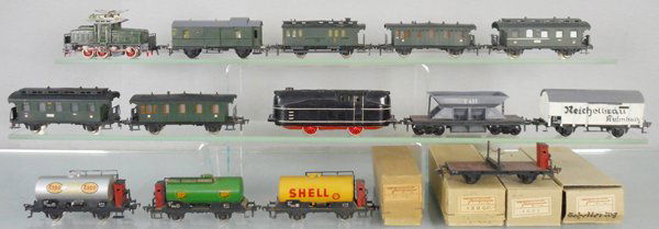 2 FLEISCHMANN TRAIN SETS (1 of 1)