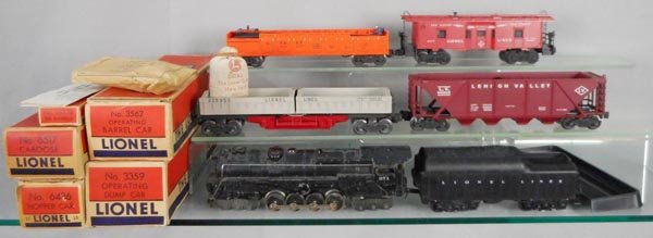 6 LIONEL FREIGHT CARS (1 of 1)