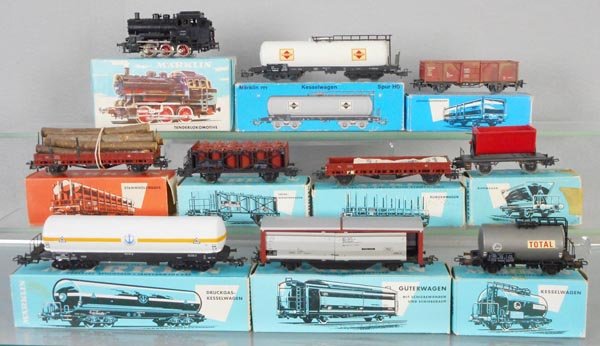 MARKLIN TRAIN SET: HO ga, 3000 tank loco w/cars 4630, 4648, 4602, 4633, 4608, 4513, 4607, 4657, orig boxes & inserts some wear, C7-8.