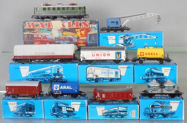 MARKLIN FREIGHT TRAIN SET (1 of 1)