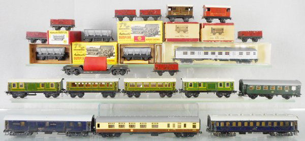 TRIX TRAIN LOT (1 of 1)