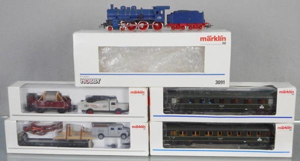 MARKLIN TRAIN SET: HO ga, 3091 loco & tender, blue, 43211 & 43231 coaches & 2003 & 2007 Museum cars, orig boxes minor wear, C8-9.