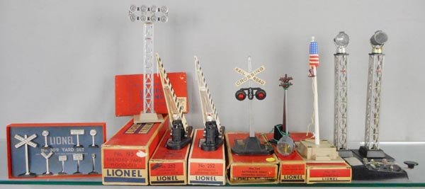 9 LIONEL ACCESSORIES (1 of 1)